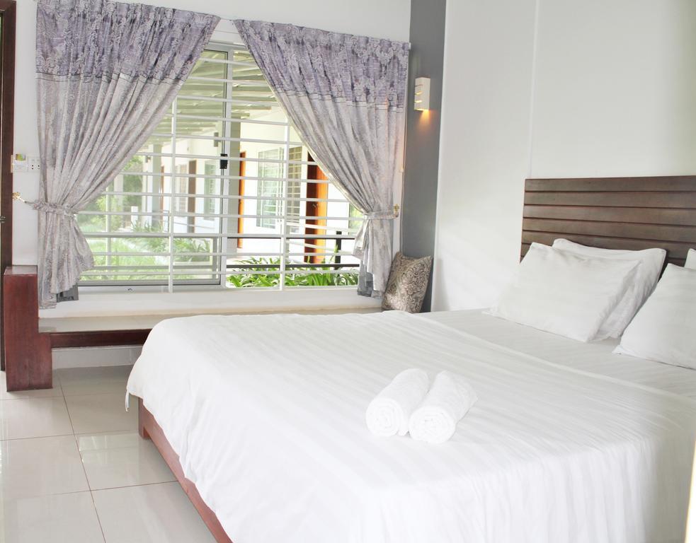 My Parents Guesthouse Kampot Esterno foto