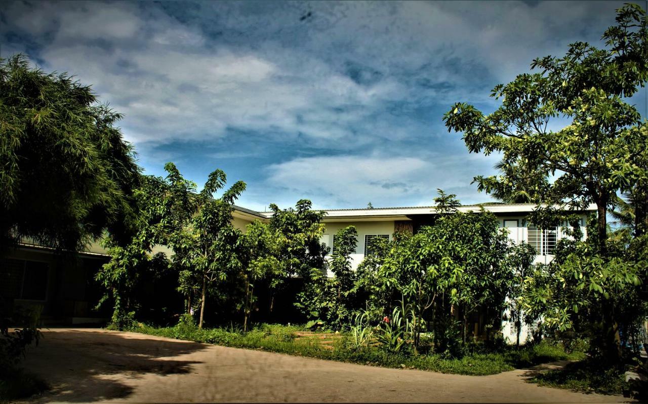 My Parents Guesthouse Kampot Esterno foto